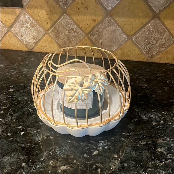 Bath & Body Works Other - Gold Wire Candle Holder with White Base